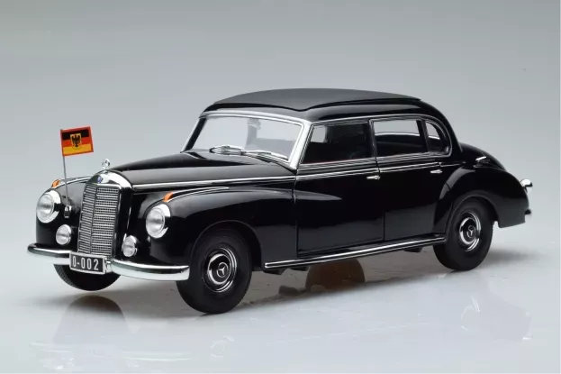 Norev Mercedes 300b w186 Limousine 1955 Personal Car Konrad Adenauer 1:18 183707